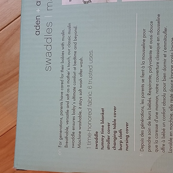 Aden and Anais Trail Blooms Cotton muslin swaddles 4 Pack - Picture 3 of 4